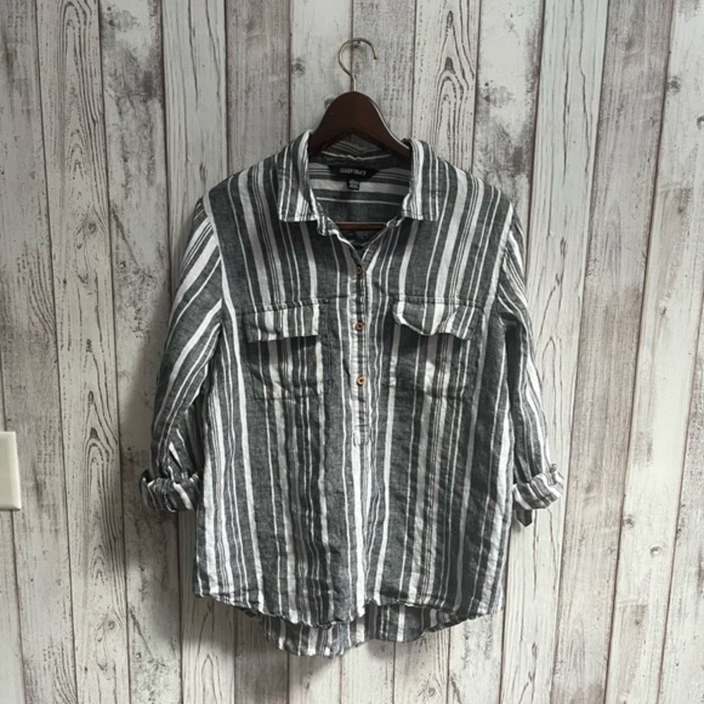 Ellen Tracy linen top striped with gold buttons size large